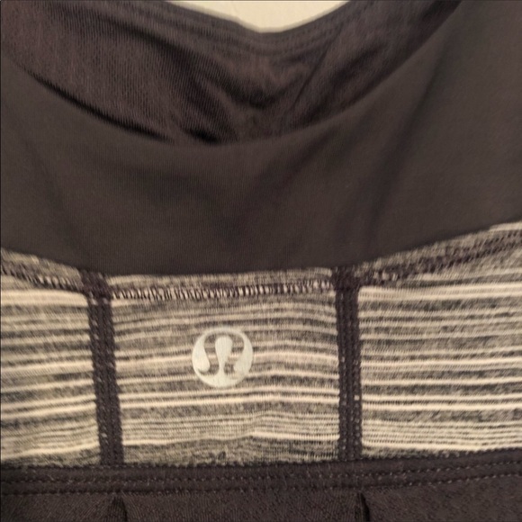 LuLuLemon Gray White Exercise Workout Tame Me Tank - Picture 5 of 5